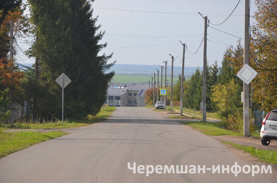 При выезде с любой из перечисленных второстепенных улиц нужно уступить дорогу транспорту, который движется по улице Татарстан: фото Марат Гумеров