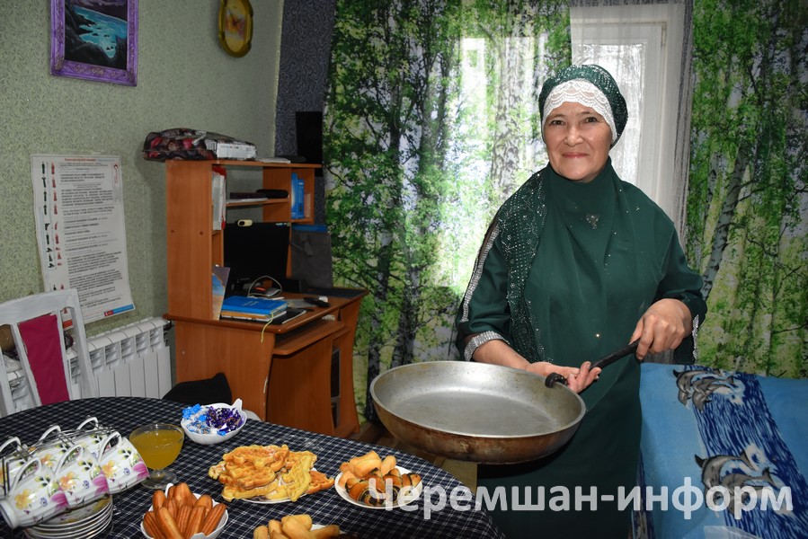 Әлфия Вәлиуллинага Табагач кушаматы килешеп тора, ул аш-суга бик оста: Кадрия Гамирова фотосы