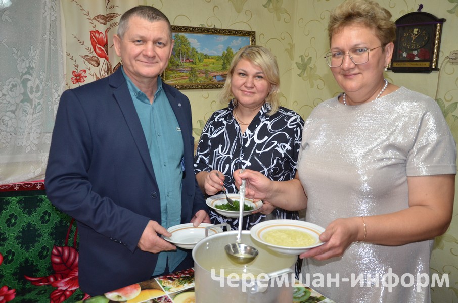 В колхозное время по 9 (!) гектаров свеклы обрабатывали, с детьми справлялись: фото Марата Гумерова