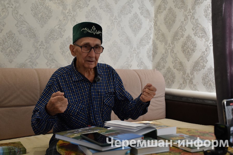 Гадәттә авылда кешеләр бер-берсенә кушаматлар белән эндәшсә дә, гомере буе укытучы булып эшләгән Ясәви Шәмсетдинов моны өнәп бетерми: Кадрия Гамирова фотосы