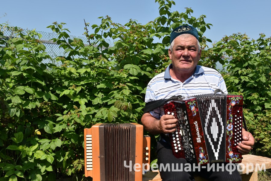 Әтием (мәрхүм) гармунда оста уйный, бик матур җырлый иде, тальянда уйнарга да ул өйрәтте: Кадрия Гамирова фотосы