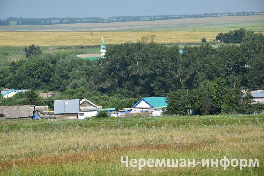 Как и в любом селе, здесь, наверное, нет человека без прозвища, а у некоторых их даже несколько: фото Кадрии Гамировой