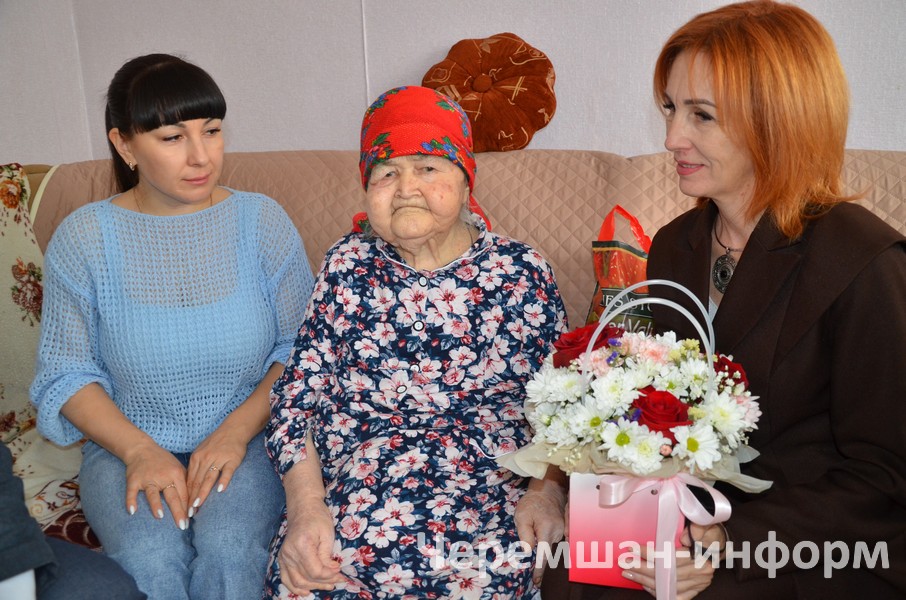 Зинаида Никитинаның 96 яшьлек туган көненә Россия Президенты Владимир Путин да котлавын җибәргән: Марат Гомәров фотосы
