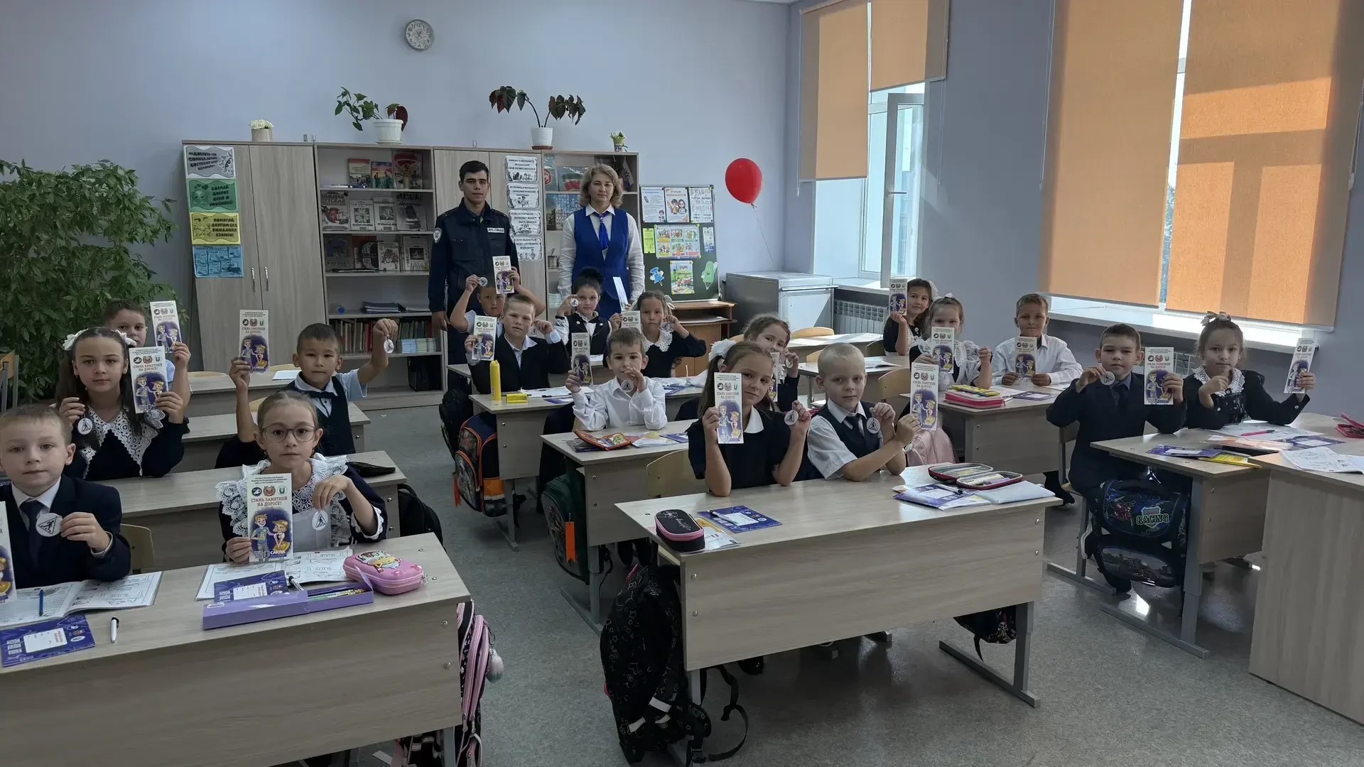 В ходе встречи детям напомнили основные правила безопасного поведения на дороге Фото: Гелии Кабировой