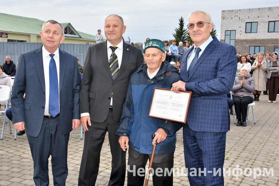 Бәйрәм җыр-моңнар белән үрелеп барды: Гөлсирә Шәрифуллина фотосы