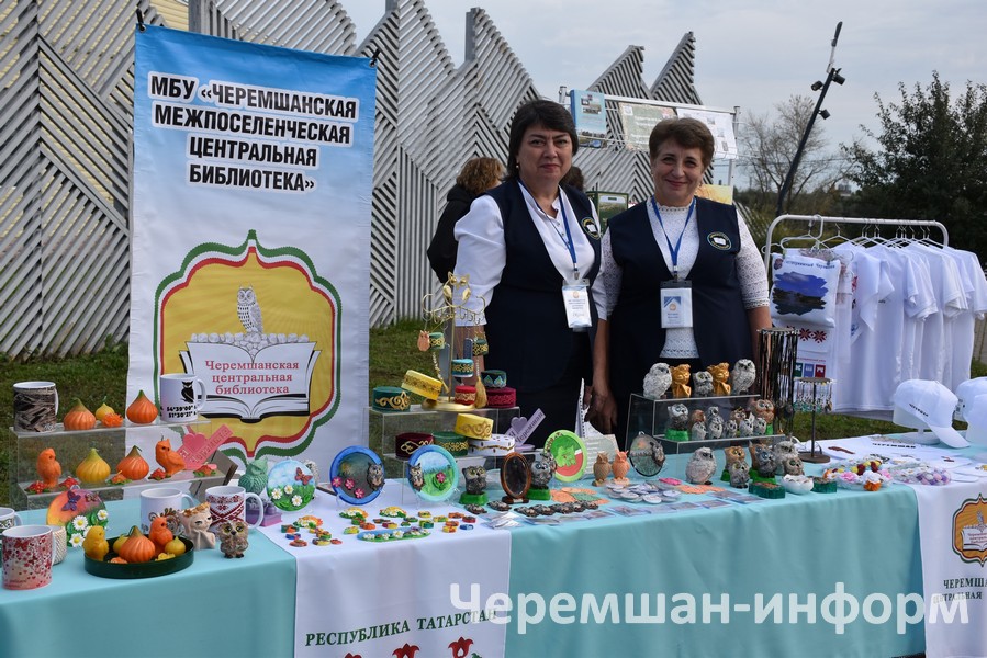 Бәйрәм җыр-моңнар белән үрелеп барды: Гөлсирә Шәрифуллина фотосы