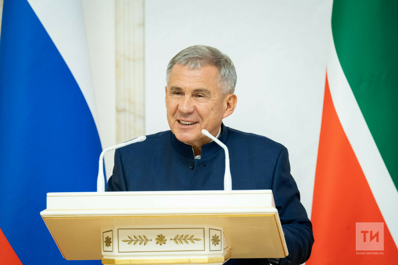 Созданная в 2006 году Евгением Примаковым и Минтимером Шаймиевым, с 2014 года её возглавляет Рустам Минниханов: фото Татар-информ