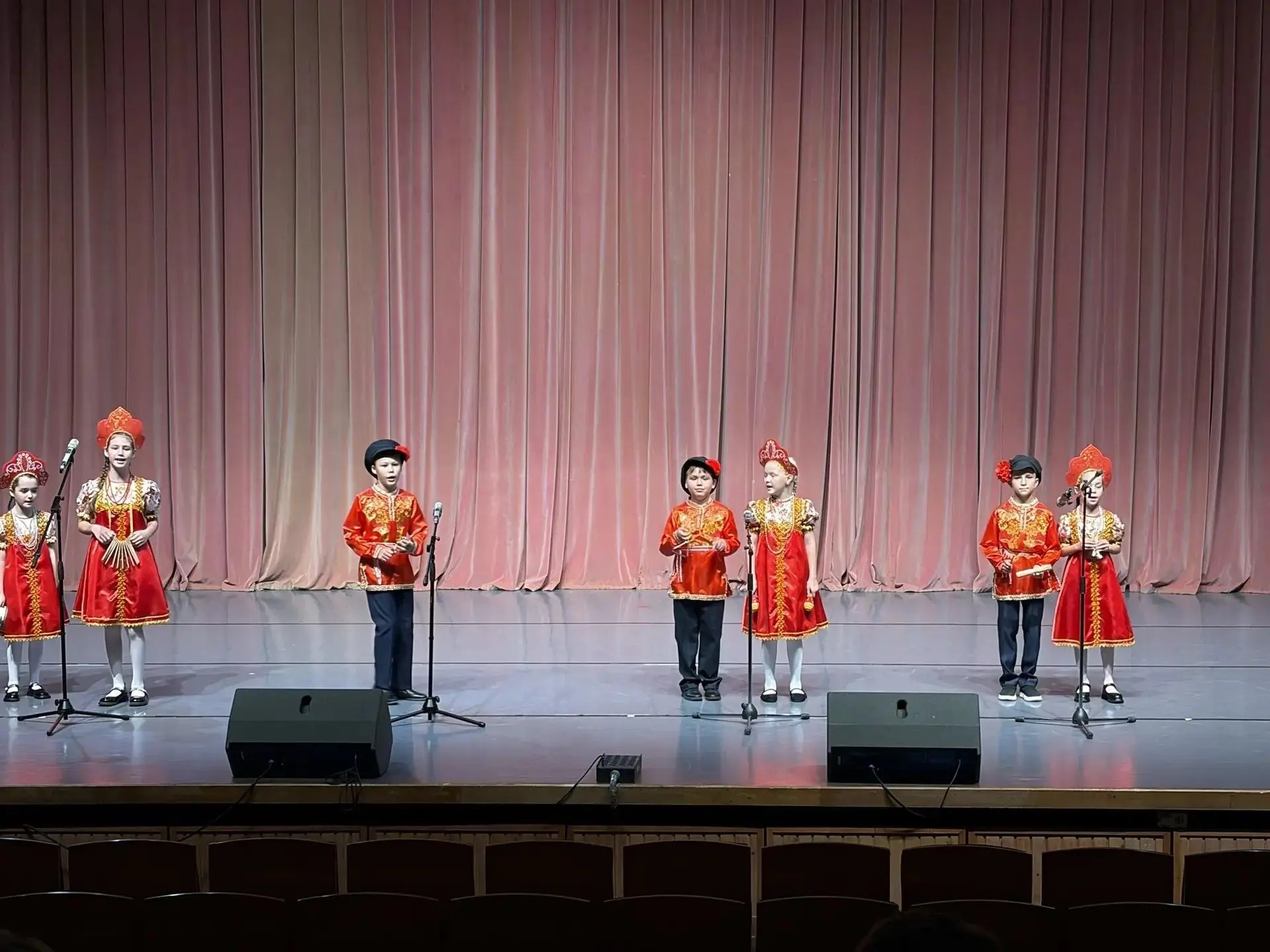 Алар Аксубай, Сарман, Яңа Чишмә, Зәй районнарыннан һәм Яр Чаллы шәһәреннән 500 дән күбрәк конкурсант арасында көчләрен сынадылар: Лилия Серова фотосы
