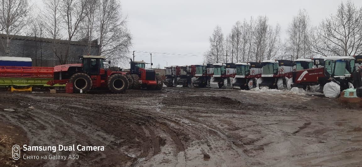 Министр урынбасары Чирмешән районы техникаларына яхшы бәя биргән