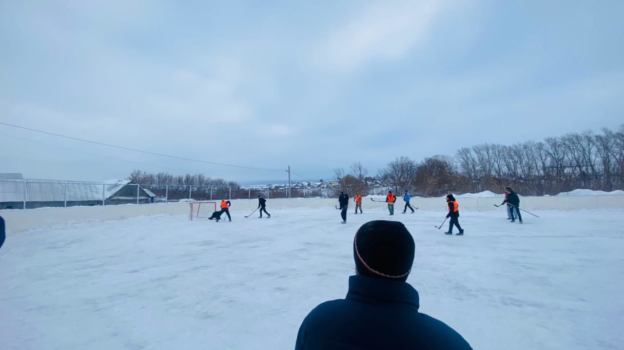 Түбән Кәминкә командасы – киез итекле хоккей җиңүчесе