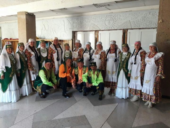 Староутямышский ансамбль «Хыял» («Мечта») побывал и в Крыму