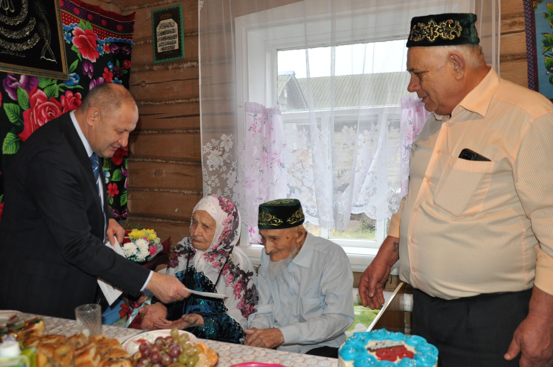 У Ахмадиевых, проживающих в Черном Ключе, вновь собрались гости