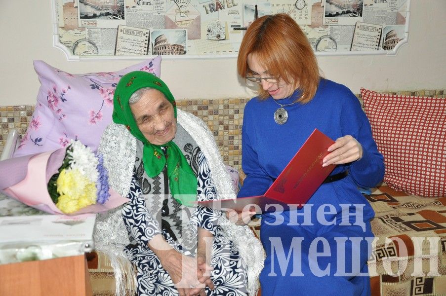 95-летняя Нина Павлова из Старого Сережкина свободно владеет тремя языками