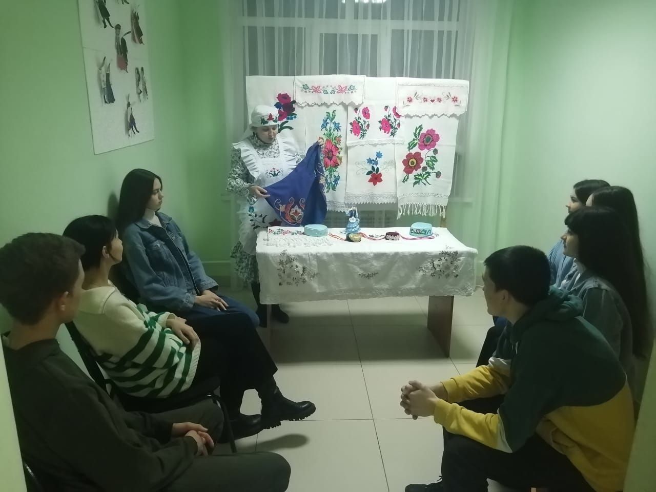 Түбән Кәминкә яшьләре гореф-гадәтләрне яхшы белә