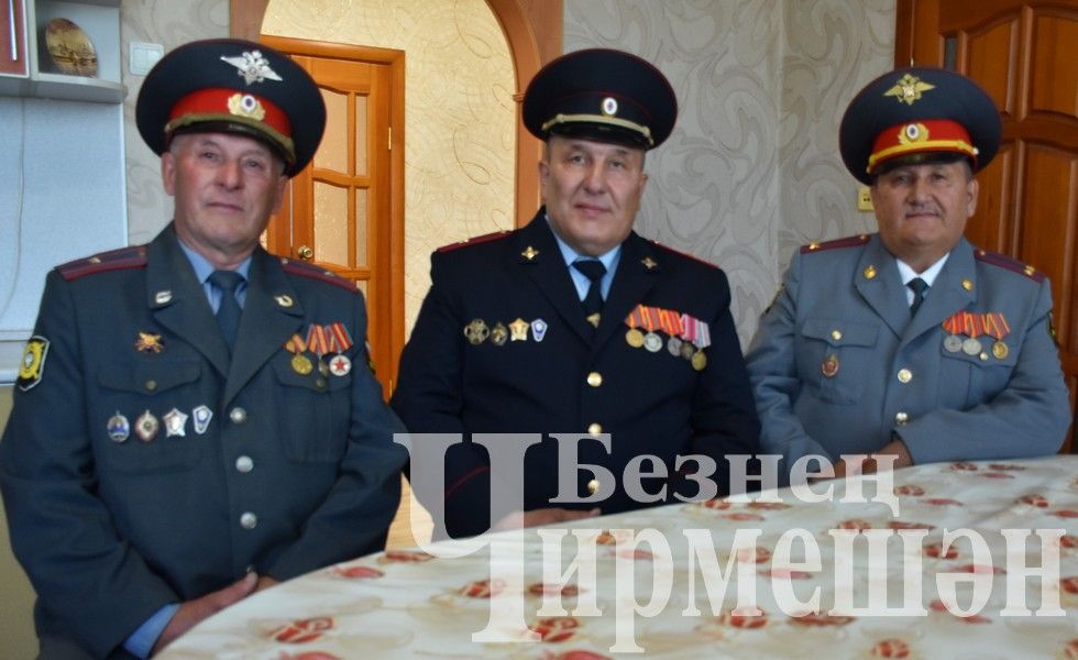 Туймәт авылыннан бертуган Кәримовлар – 82 ел стажлы милиционерлар
