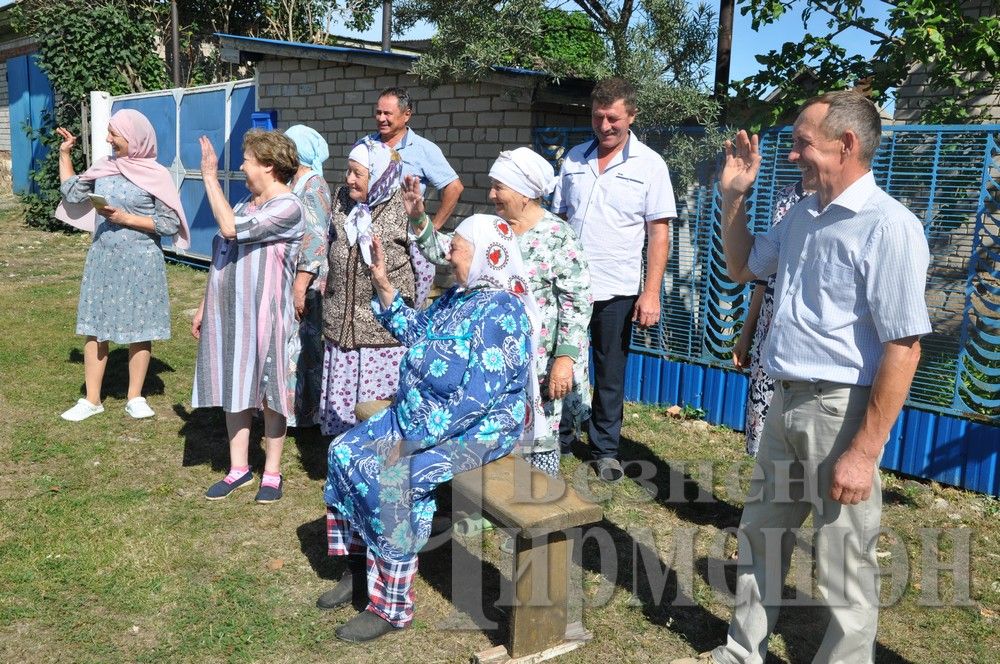 Керкәле суганчысы Мөгаззәмә әби үз юбилеена кунаклар җыйды