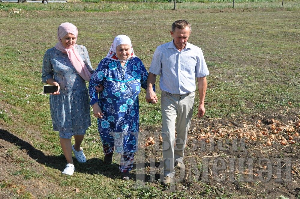 Керкәле суганчысы Мөгаззәмә әби үз юбилеена кунаклар җыйды