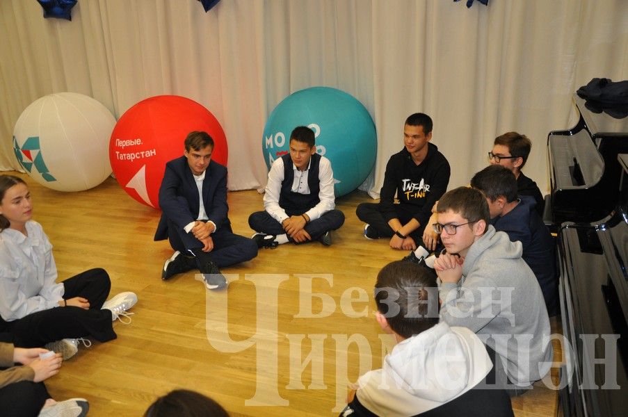 Молодежный автобусный тур «Время Первых» остановился в Черемшане