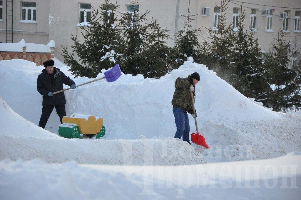 Чирмешән районында юлларны чистартуда шәхси трактор ияләре дә булыша