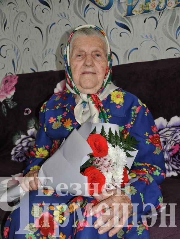 Ветерана труда из Кутемы поздравили с 90-летним юбилеем