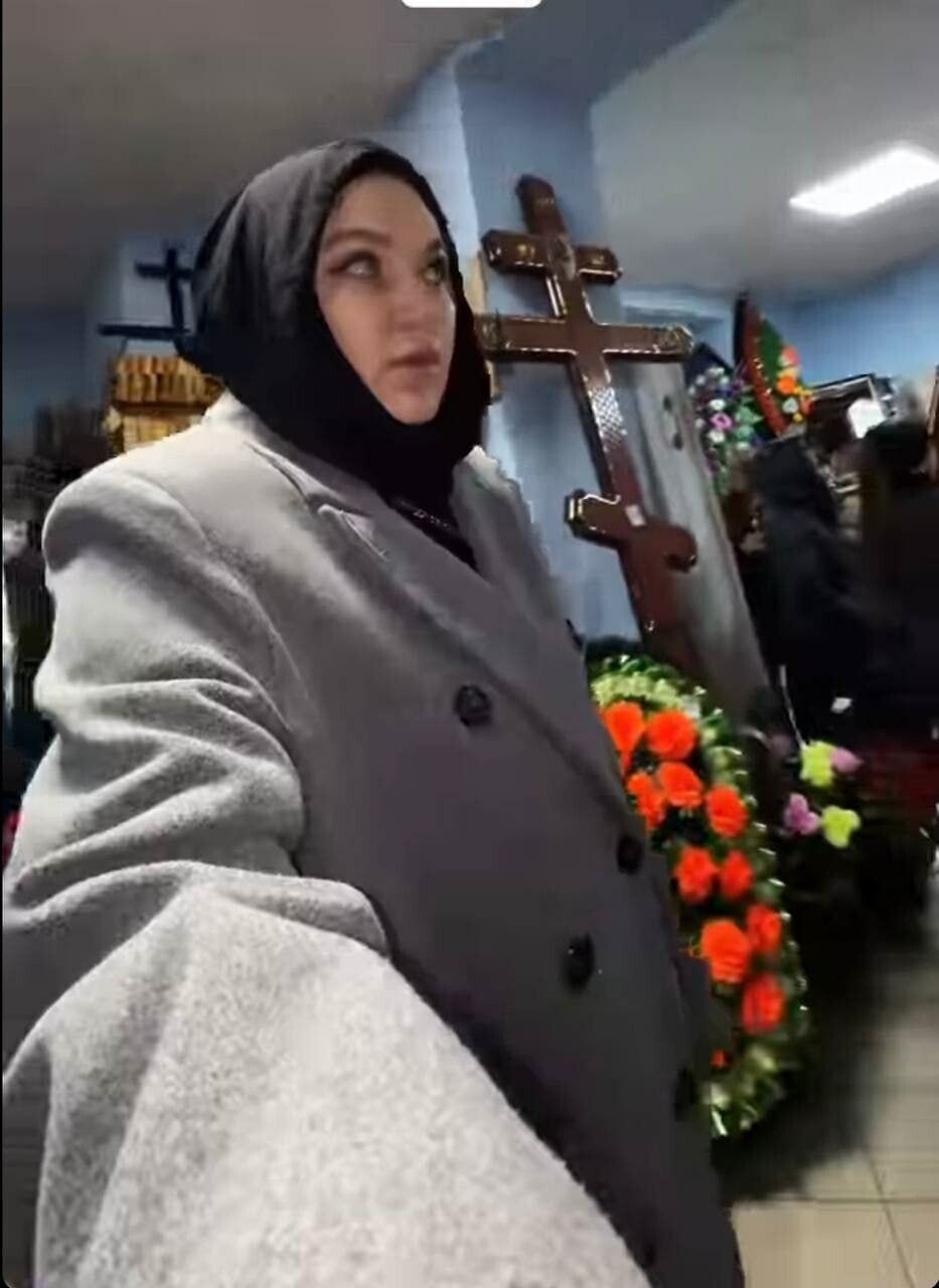 “Ут-хатын” подписчиклары белән мәеткә маникюр ясаган