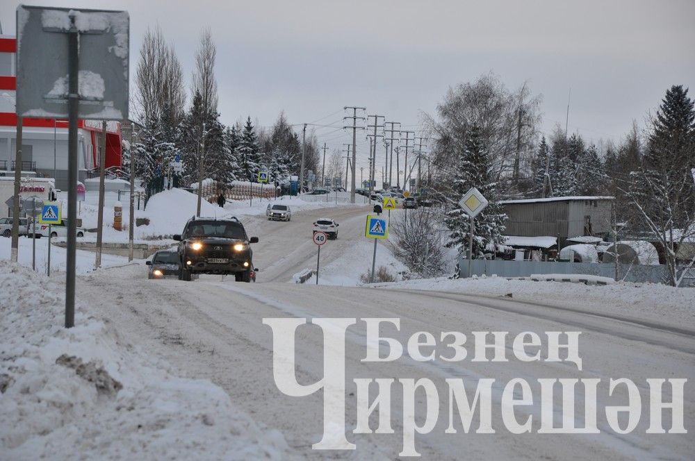 Чирмешәндә каршы як юлына чыгу кагыйдәләрен бозучыларга 7500 сум штраф яный