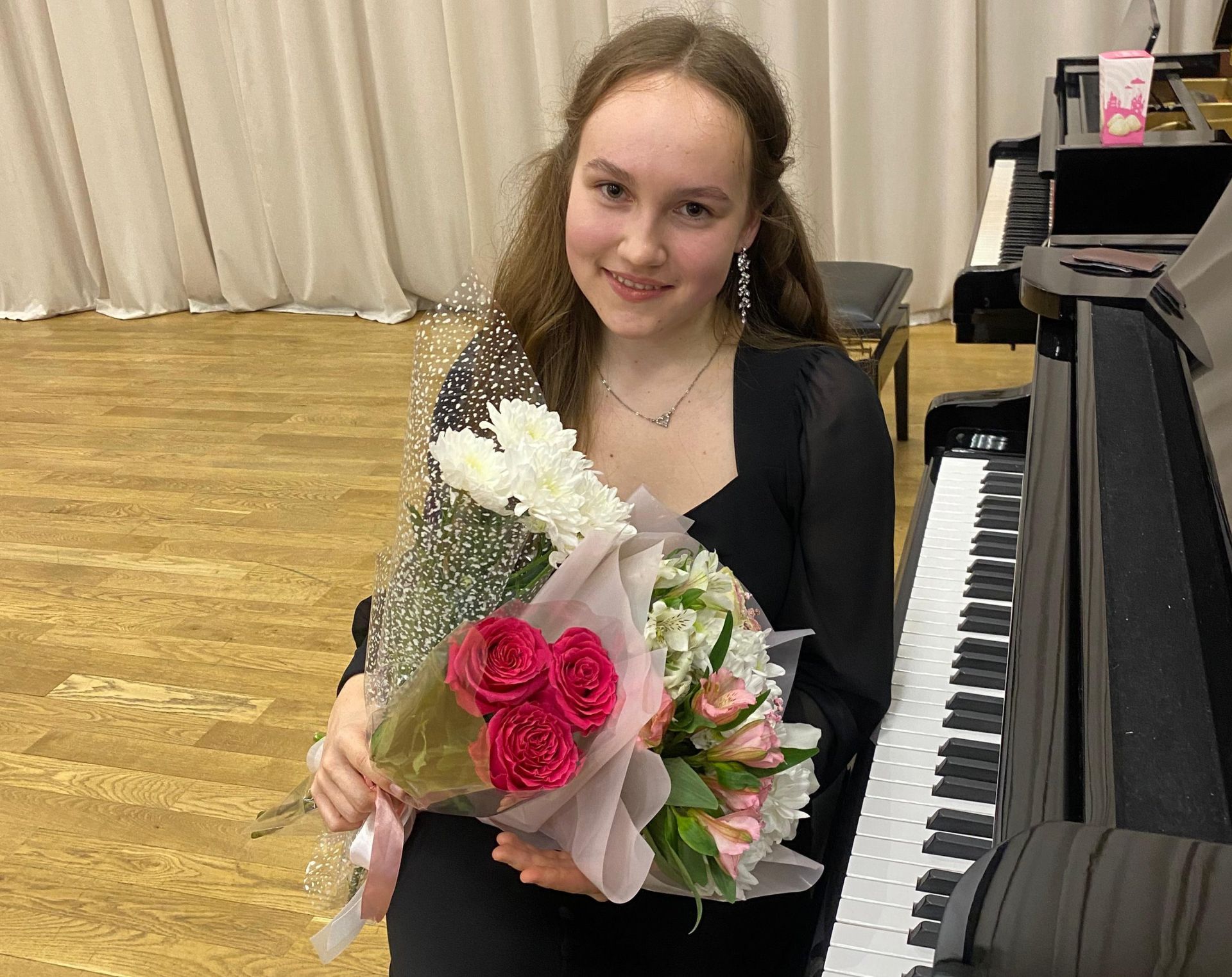 Чирмешән балалар сәнгать мәктәбенең яшь белгече 1 миллион сум премия откан