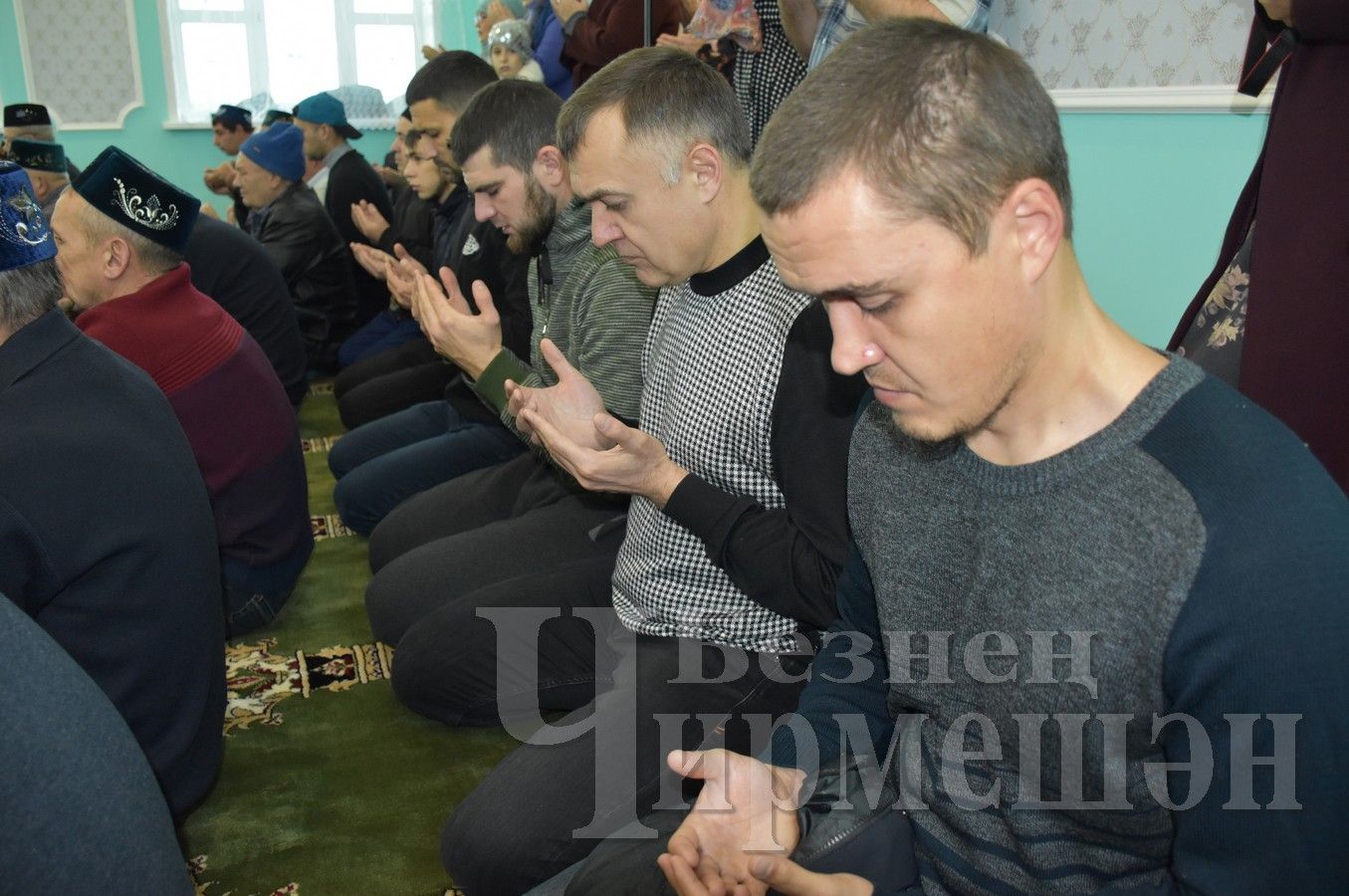 Тәравих намазын мәчеттә уку мәҗбүриме?