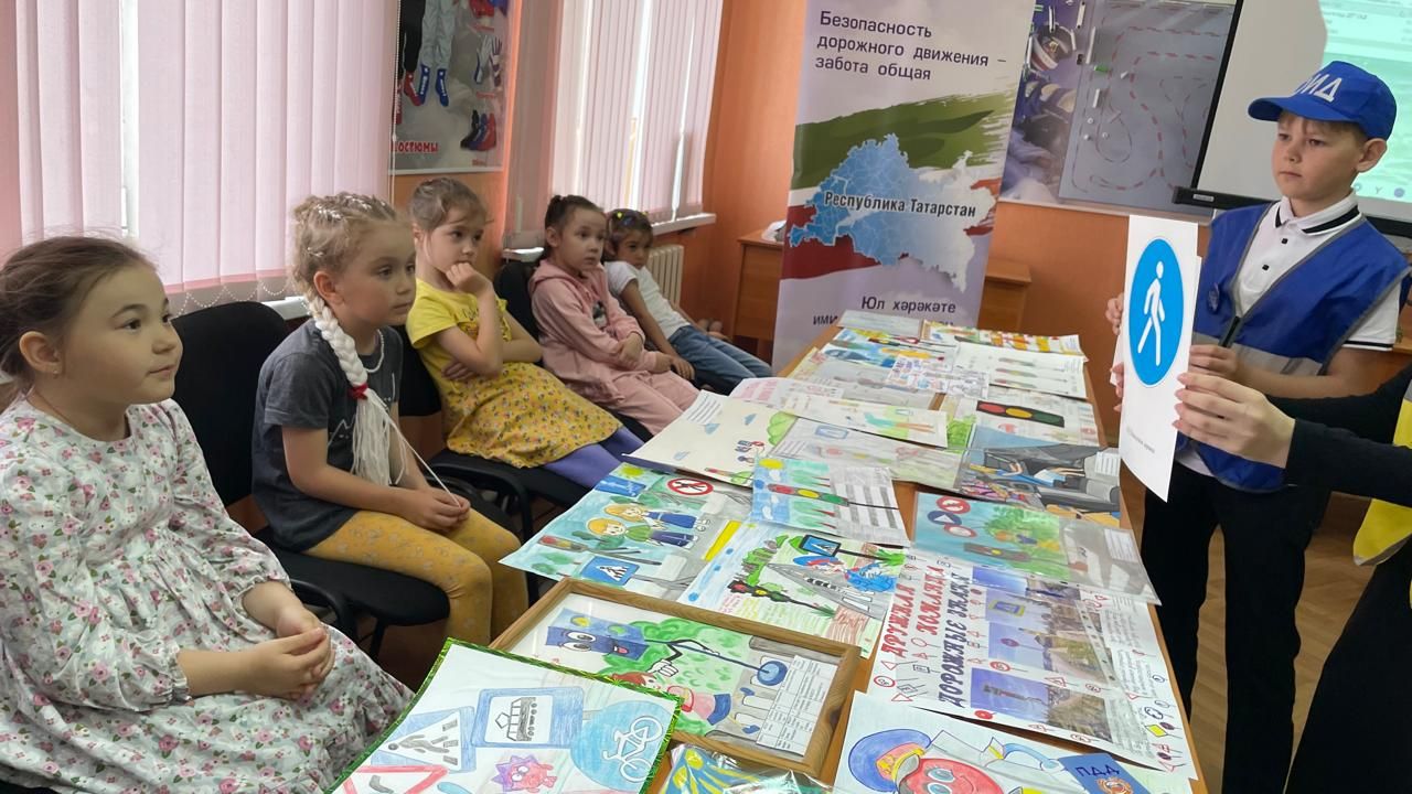 В Черемшане дошкольники запечатлели на бумаге правила дорожного движения