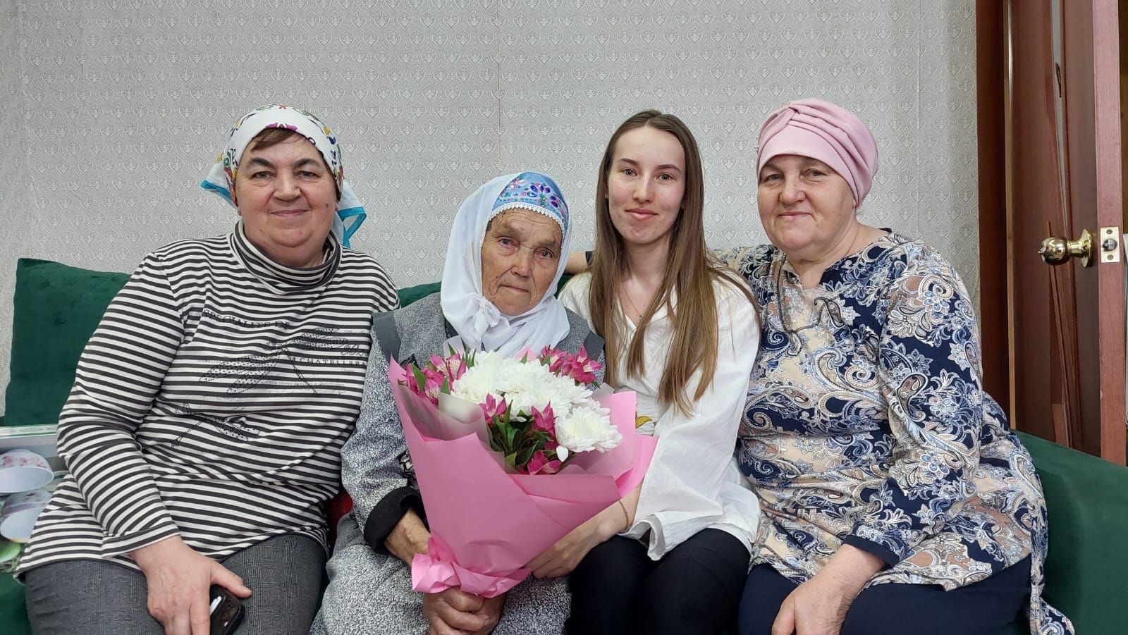 Әмирдә яшәүче Ракита Зарипованың туган көне 1 майга туры килә