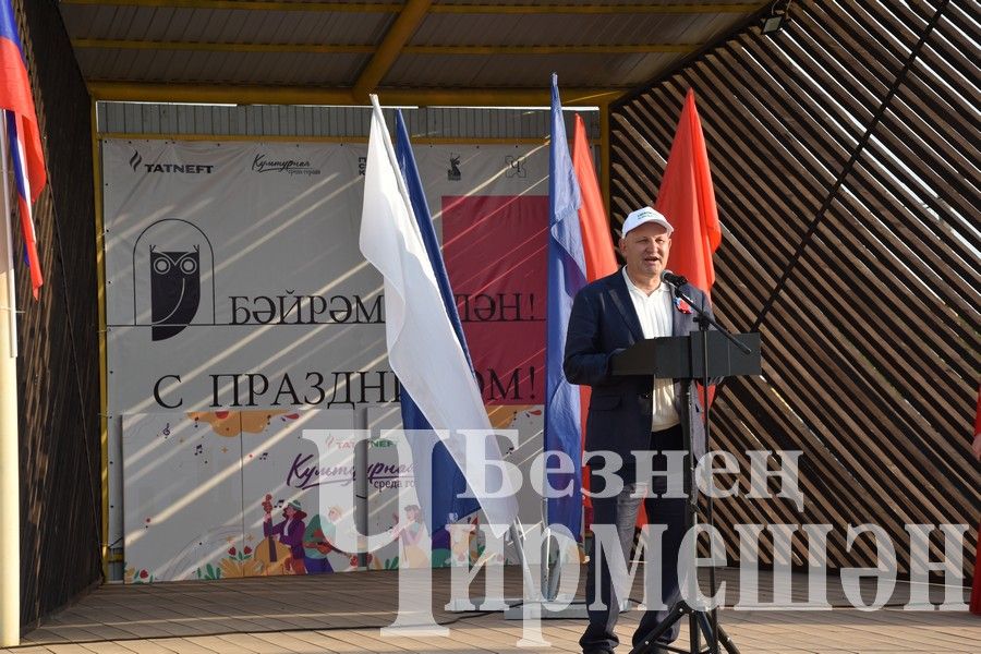 Чирмешән районы башлыгы Рамил Айбатовның Россия көне белән котлавы