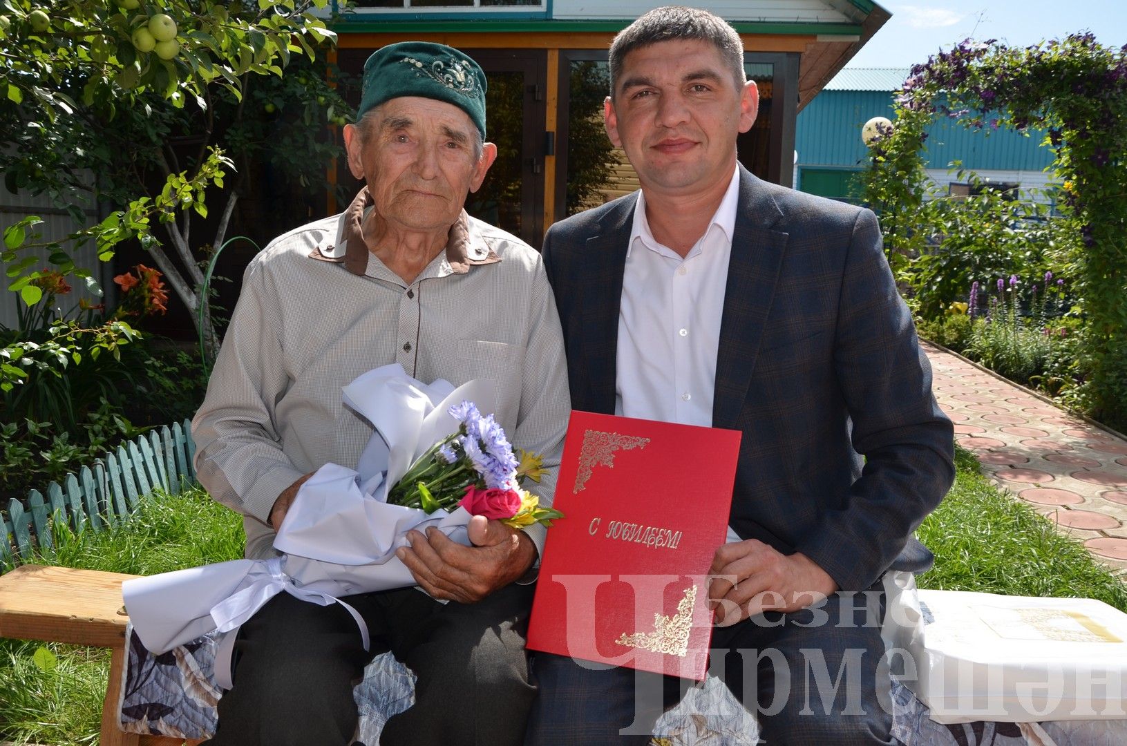 Сагит Разяпов из Туйметкина смастерил для школы 20 пар лыж