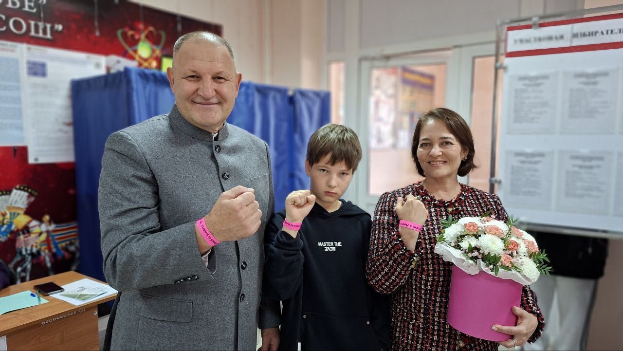 Чирмешән районы башлыгы туган авылы Бәркәтәдә тавыш бирде