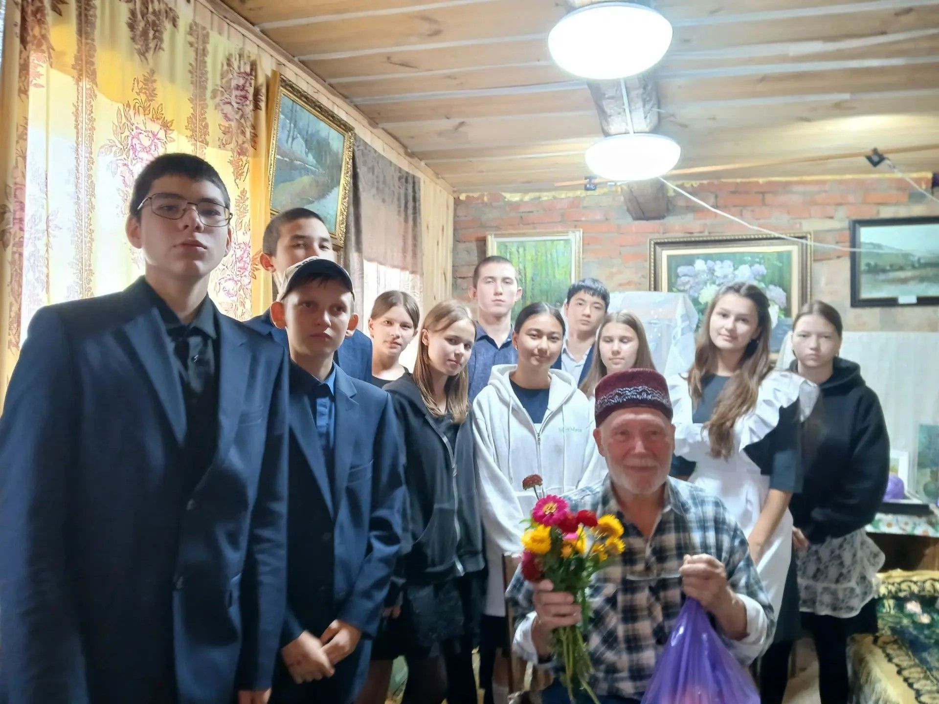 Художник из села Беркет-Ключ свою первую картину написал сажей