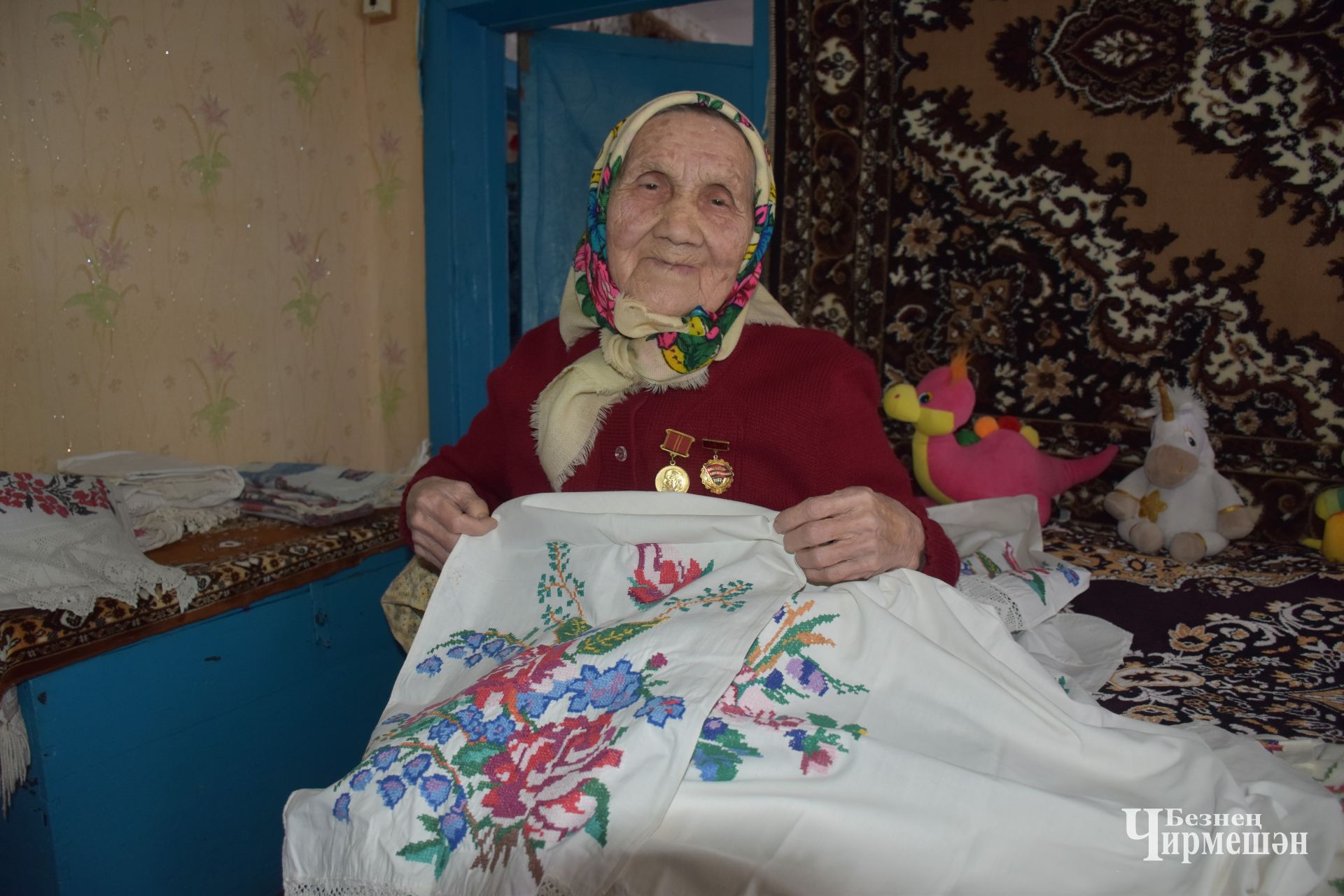 Иске Сережкинодан Елена Корнилованың сандыгындагы әйберләргә шаккатырлык