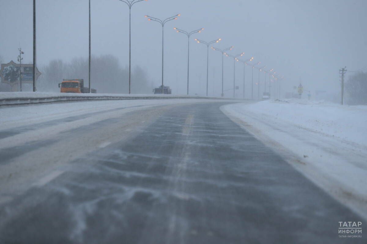 Татарстанда кар яву сәбәпле, трассаларда автобус һәм йөк машиналарына чикләүләр кертелде