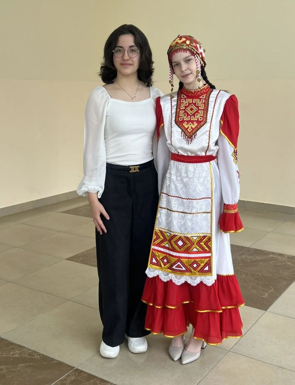 Жюри Чирмешән кызларының әзербайҗан ашларын һәм чуваш йолаларын ошаткан