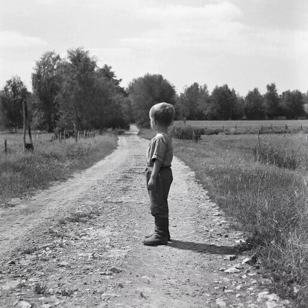 Татарстанда юлда 5 яшьлек шәрә баланы тапканнар