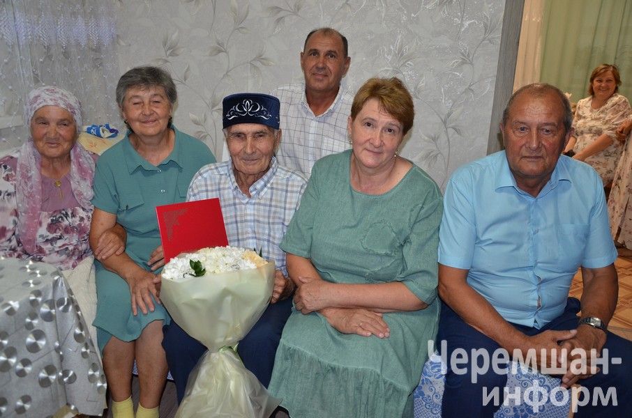Түбән Чегодайдагы амбар ачкычы 25 ел Мөхтәсим абыйда торган