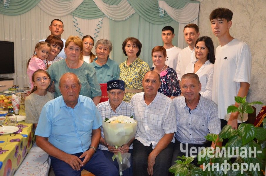 Түбән Чегодайдагы амбар ачкычы 25 ел Мөхтәсим абыйда торган