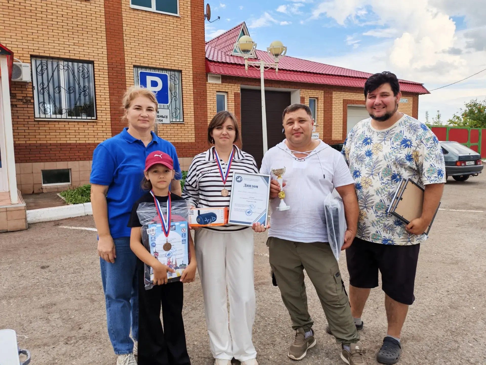 Гаилә бердәмлеге, спорт һәм үзара ярдәмләшү: Чирмешәндә “Буыннар старты” бәйгесенең муниципаль этабы узды