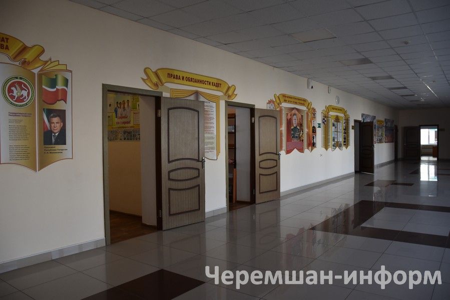 В Черемшанской кадетской школе-интернате праздник знаний открыли барабанщики
