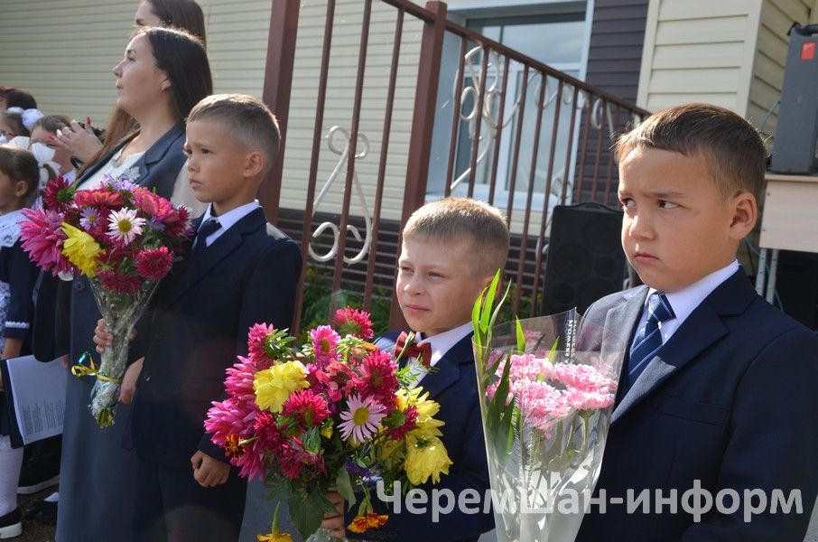 В Староильмовской школе в День знаний детей угощали в новой столовой