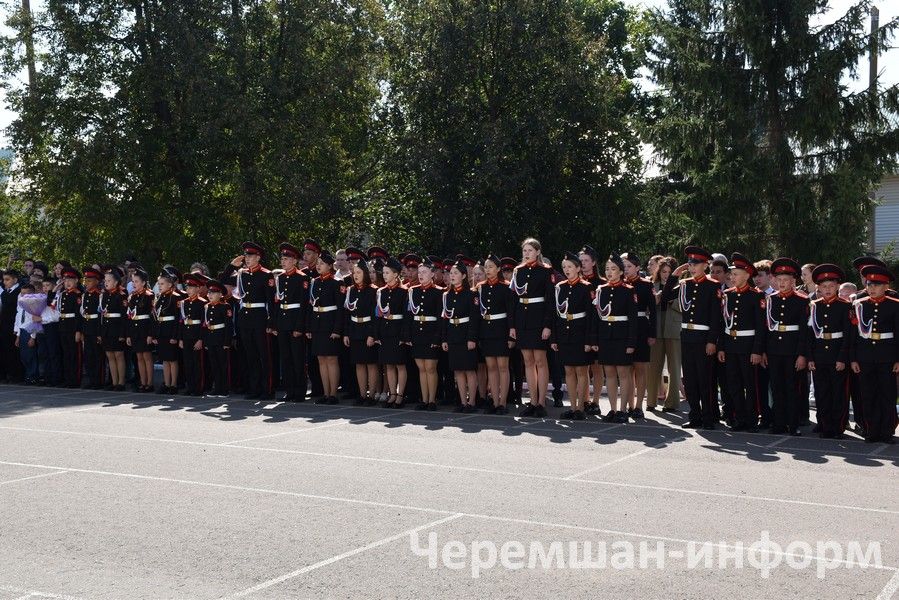 Чирмешәннең кадетлар мәктәп-интернатында Белем бәйрәмен барабанчылар ачты