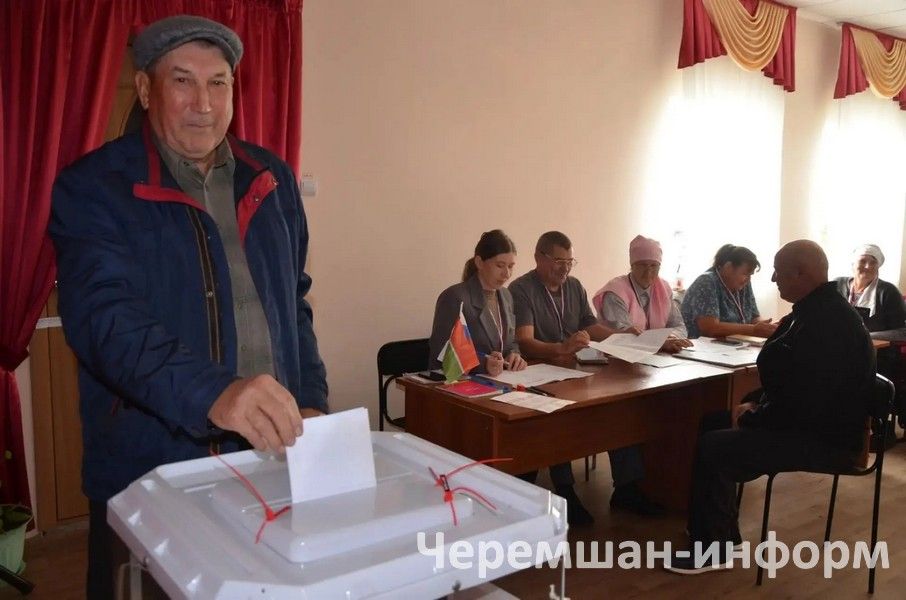 Сайлауда чумачкалылардан иң беренче булып ветеран механизатор үз тавышын бирде