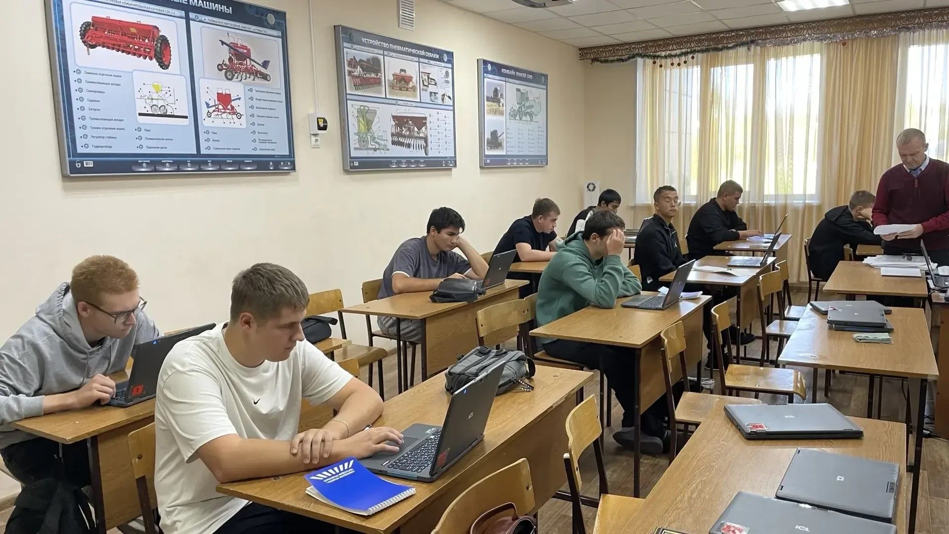 Черемшанские студенты покорили „Автосессию‑2026“ мастерством за рулём