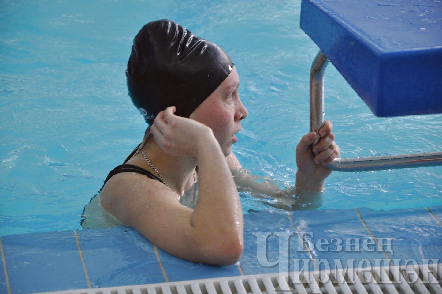 В Лашманском бассейне прошли соревнования по плаванию (ФОТОРЕПОРТАЖ)