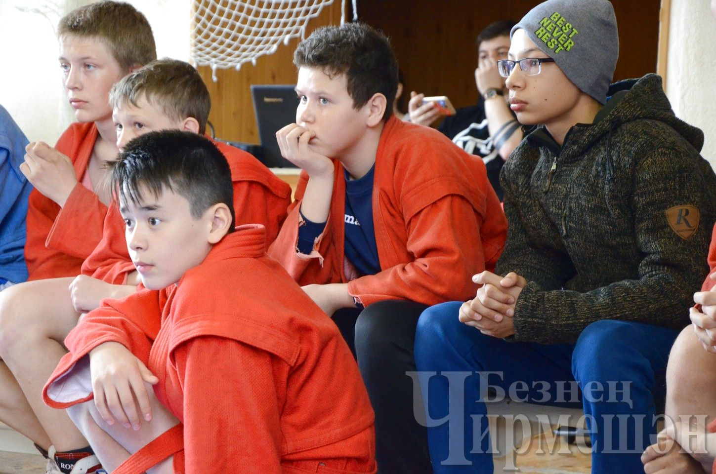 В Черемшане прошли соревнования среди молодых самбистов (ФОТОРЕПОРТАЖ)