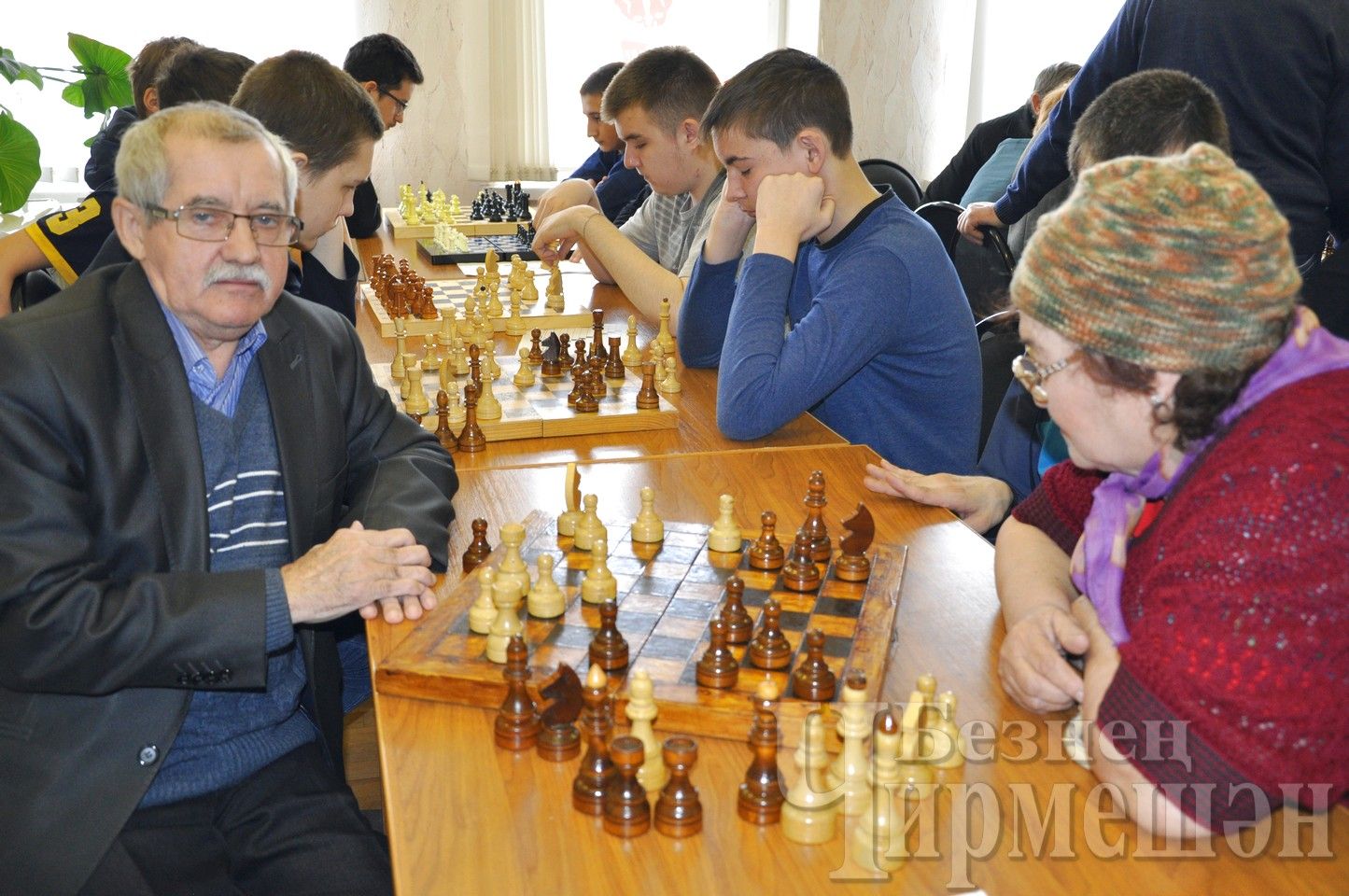 30 фото с шахматного турнира прошедшего в редакции районной газеты