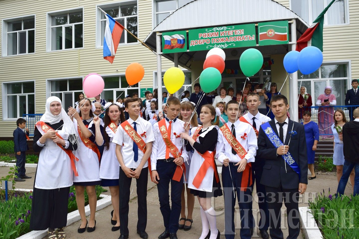 В Староутямышской школе - "Последний звонок" (ФОТОРЕПОРТАЖ)